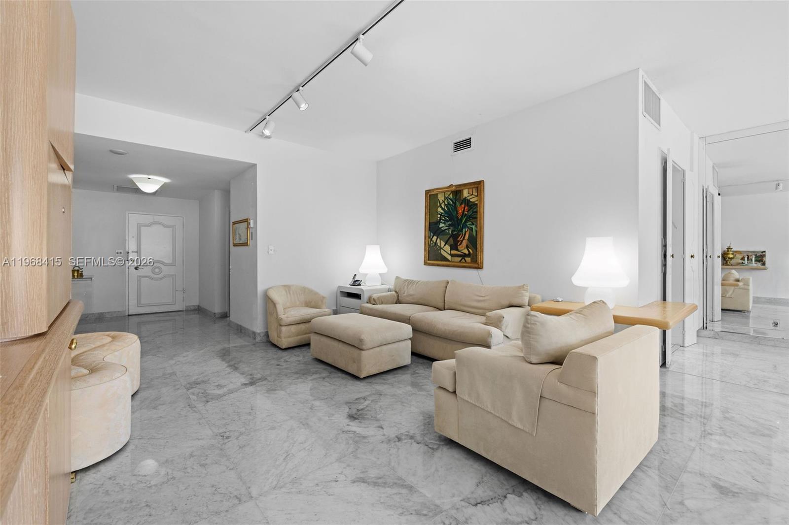 4925 Collins Ave # 1A