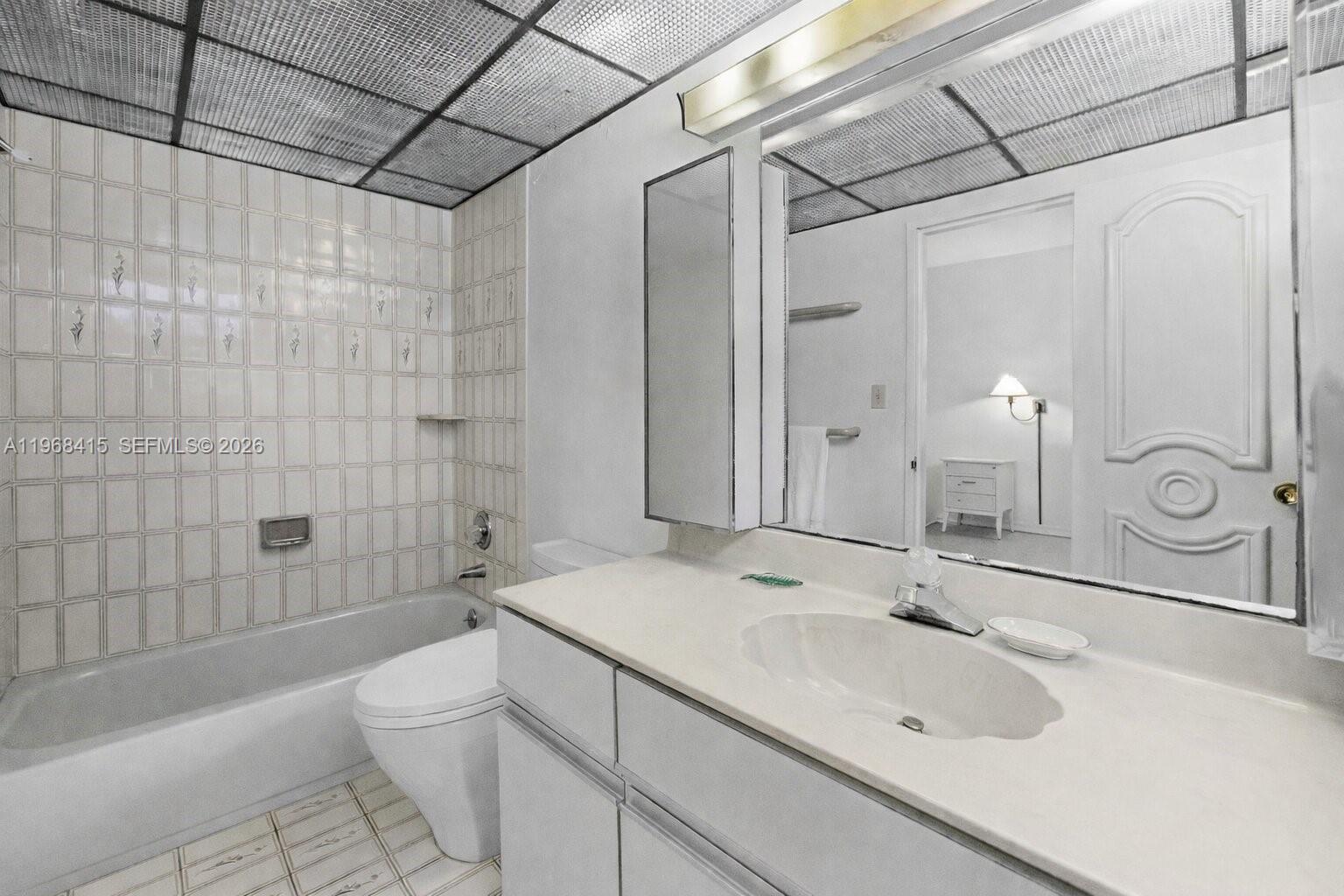 4925 Collins Ave # 1A