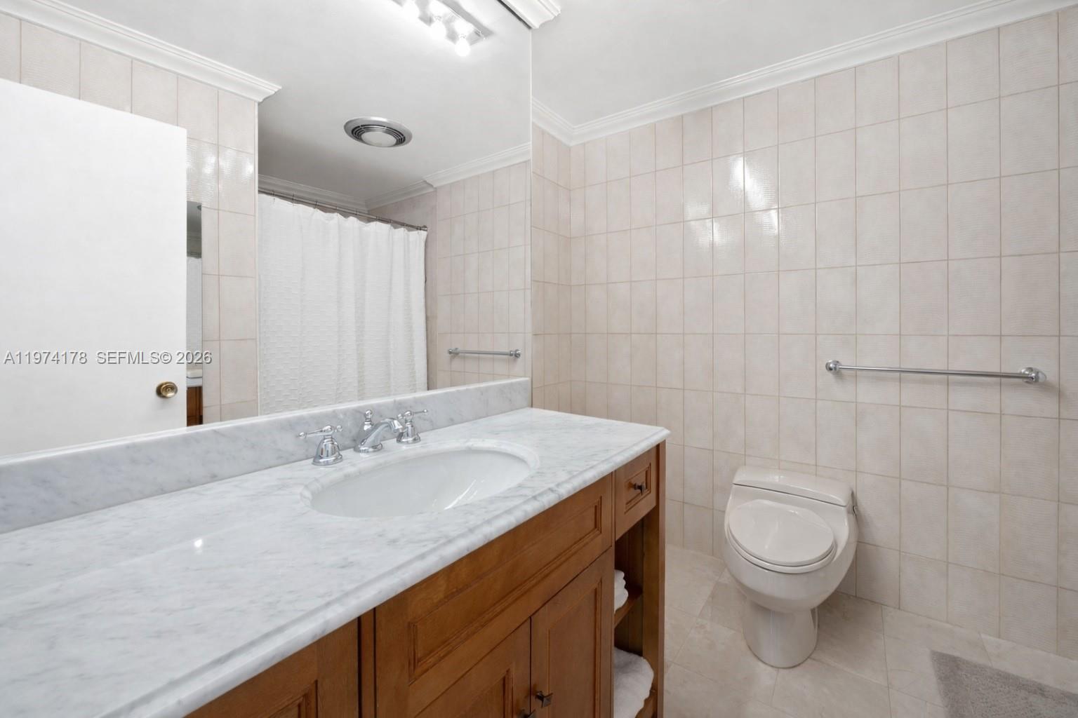 4925 Collins Ave # 8G