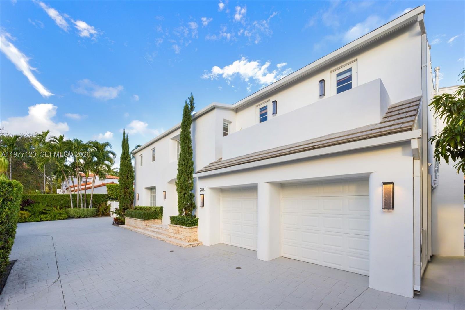 2887 Pine Tree Dr