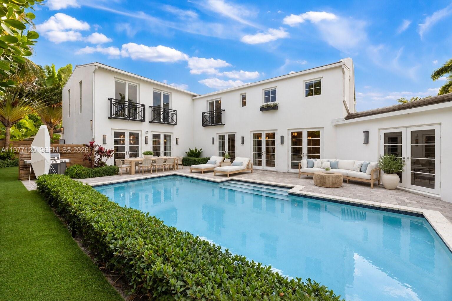 2887 Pine Tree Dr