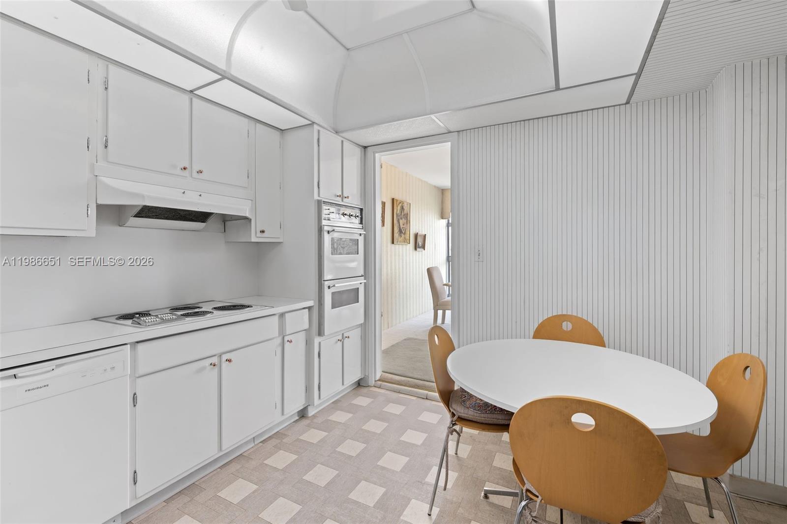 5055 Collins Ave # 5M