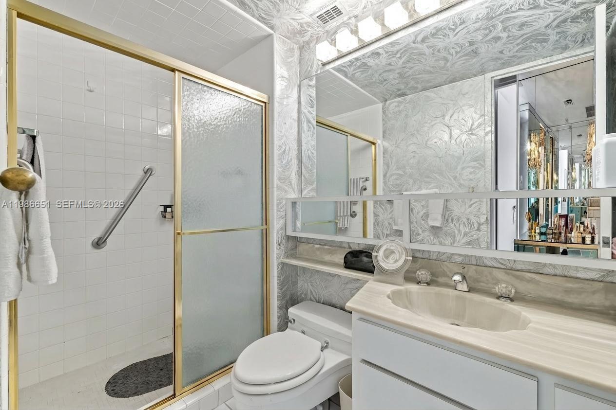 5055 Collins Ave # 5M