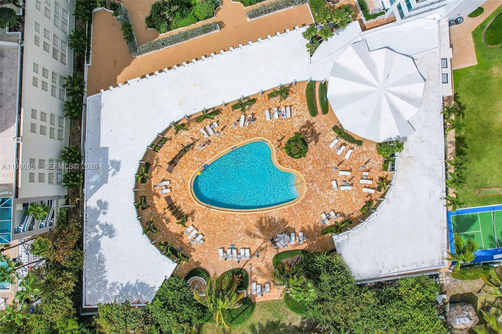 5055 Collins Ave # 5M