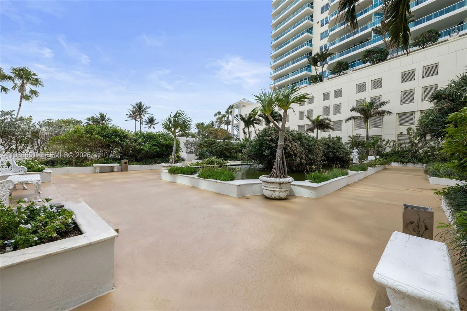 5055 Collins Ave # 5M