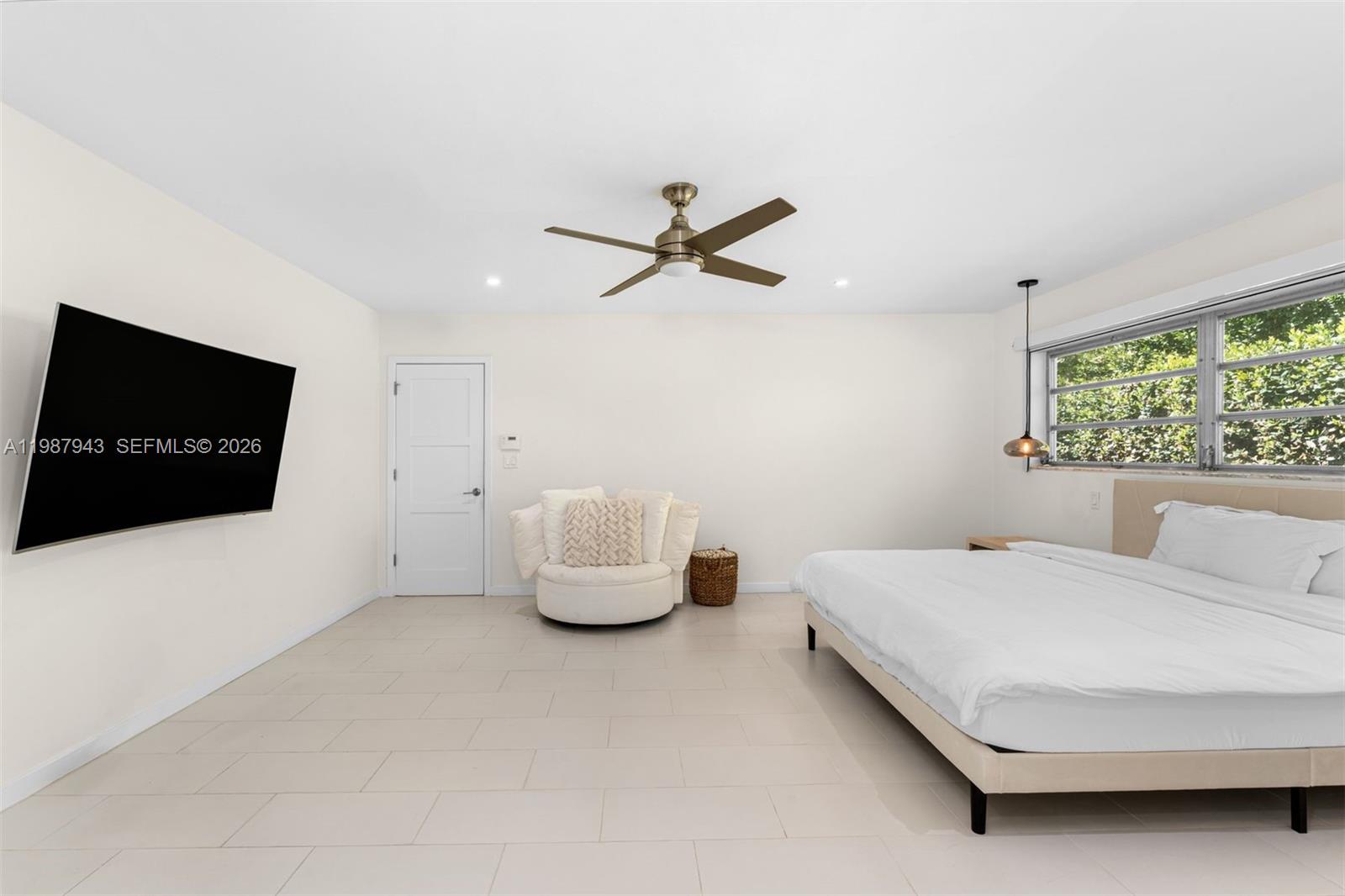 1525 Diplomat Pkwy