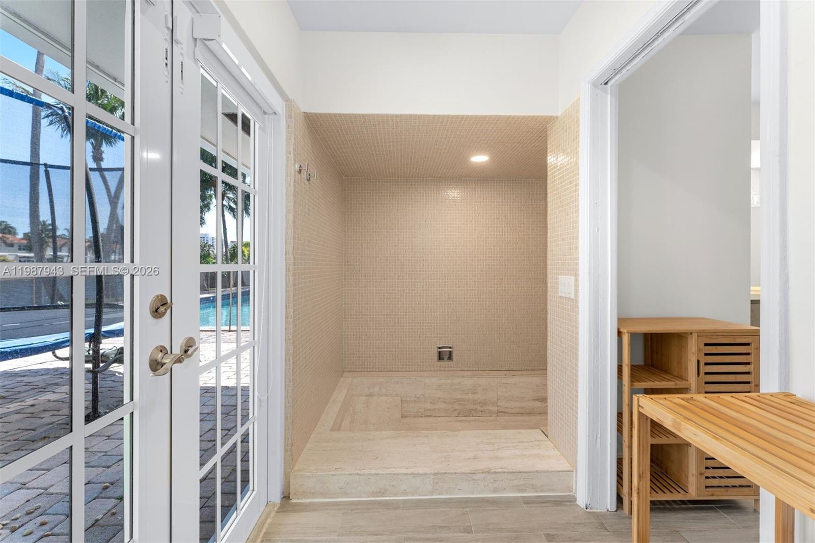 1525 Diplomat Pkwy
