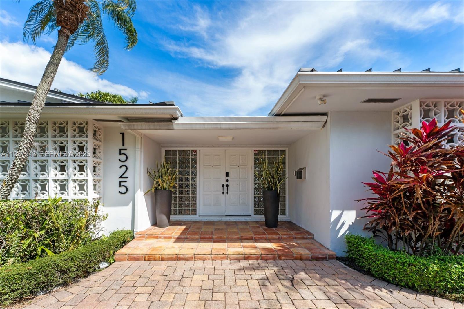 1525 Diplomat Pkwy
