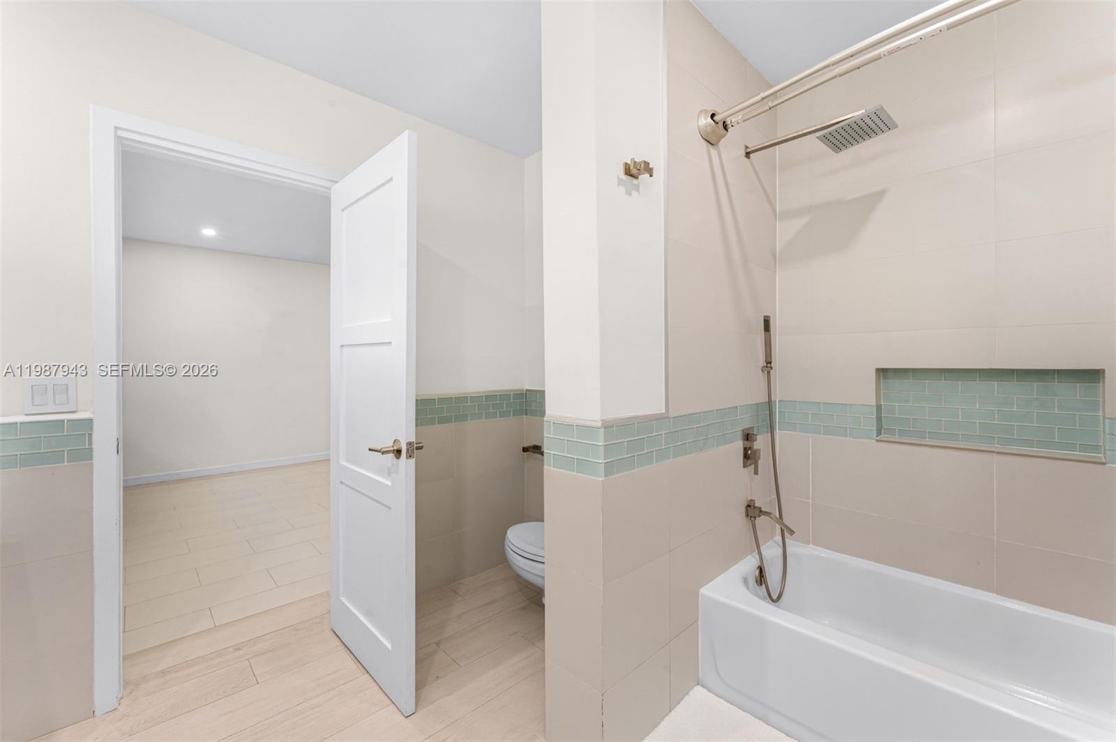 1525 Diplomat Pkwy