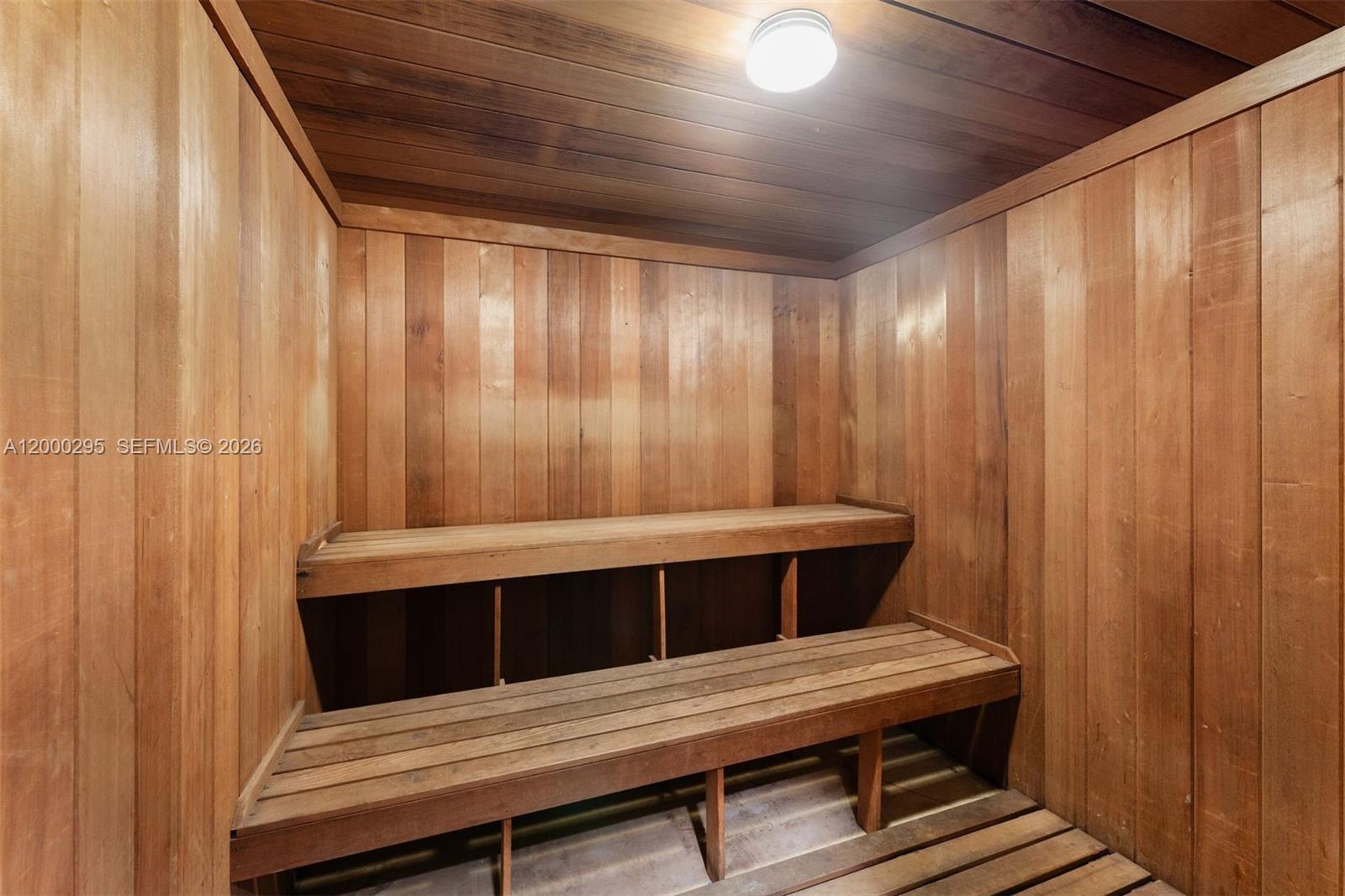 5500 Collins Ave # 304