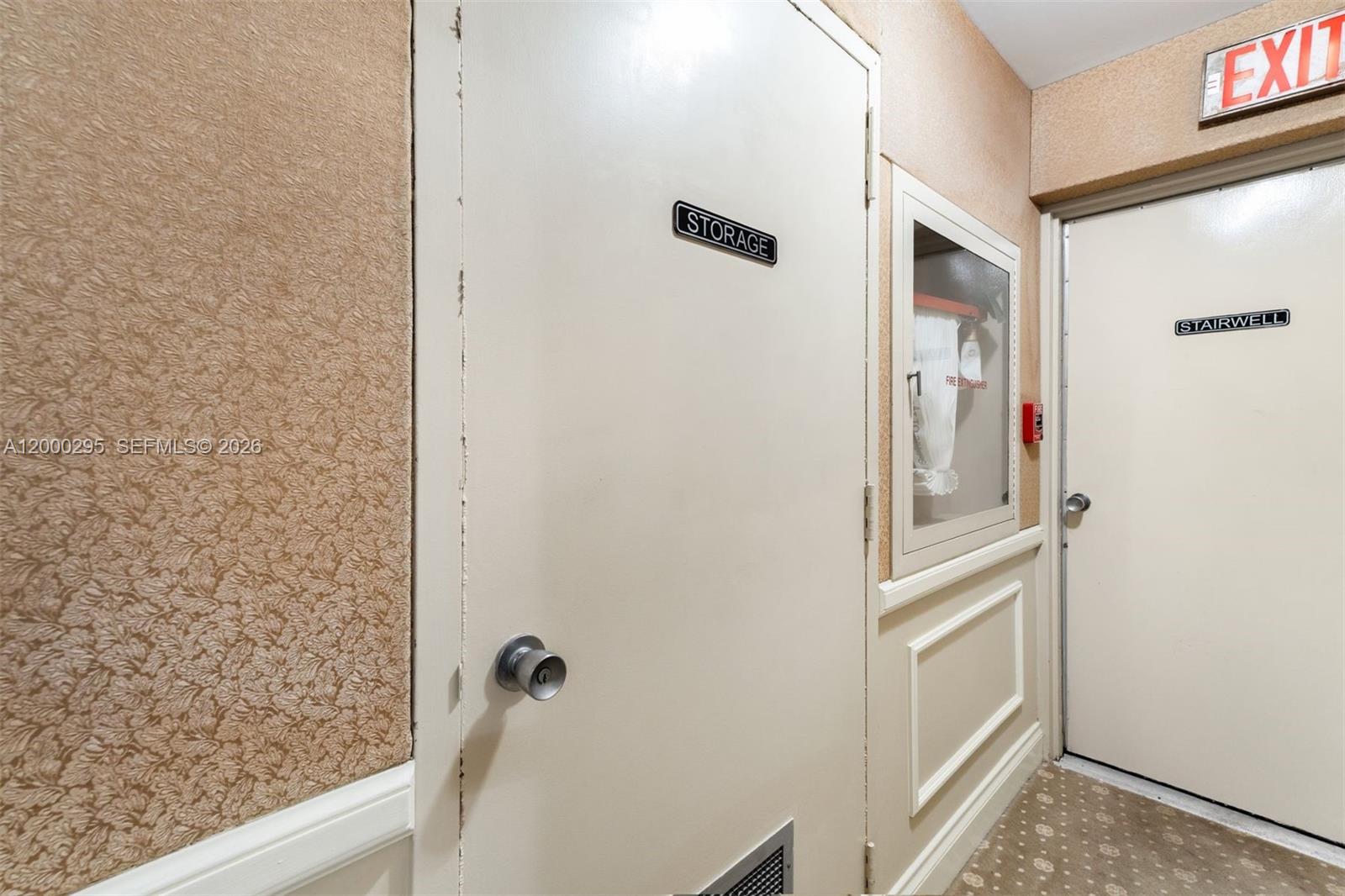 5500 Collins Ave # 304