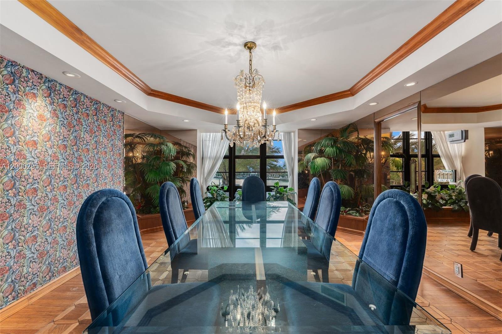 5500 Collins Ave # 304