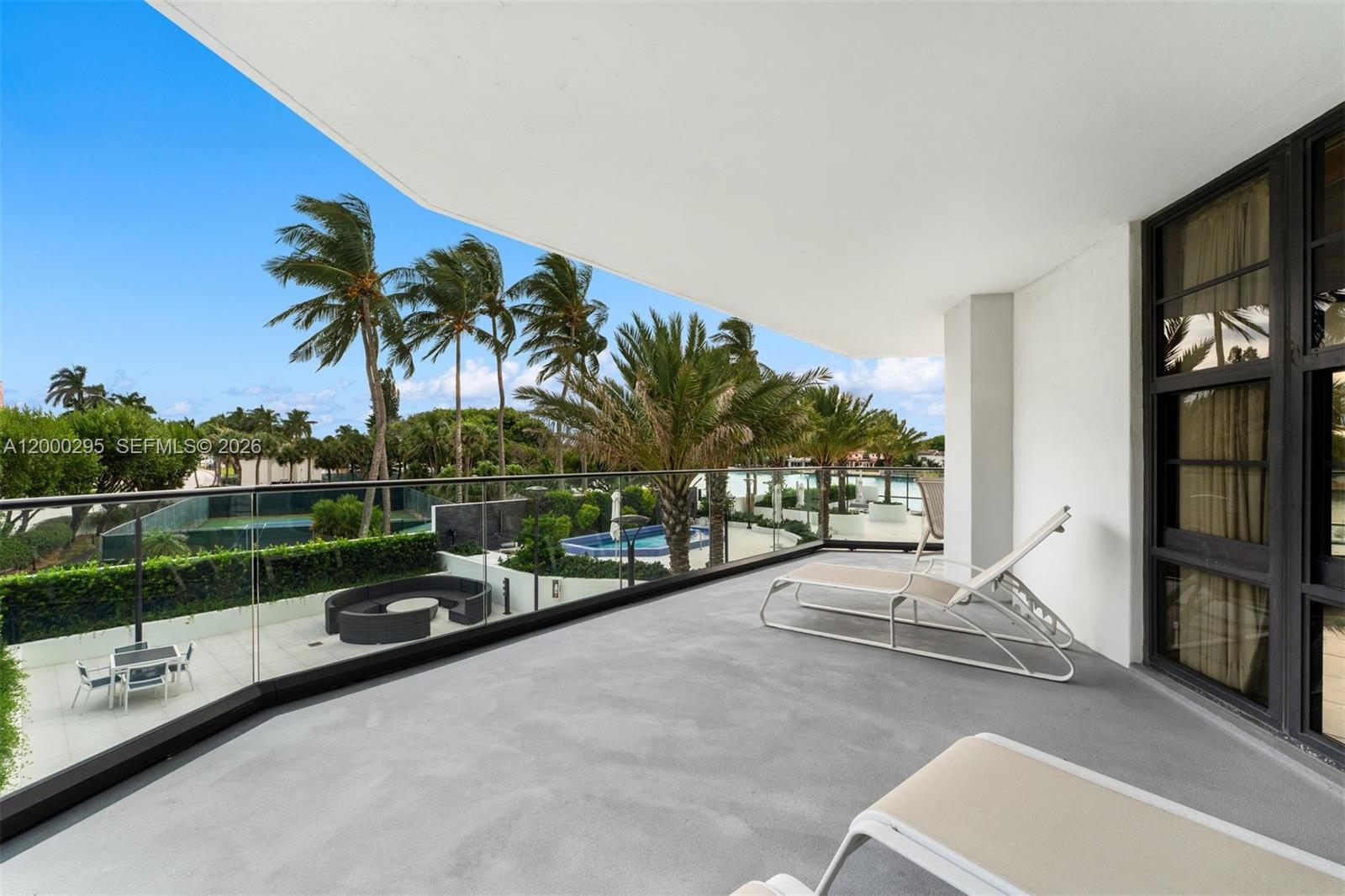 5500 Collins Ave # 304