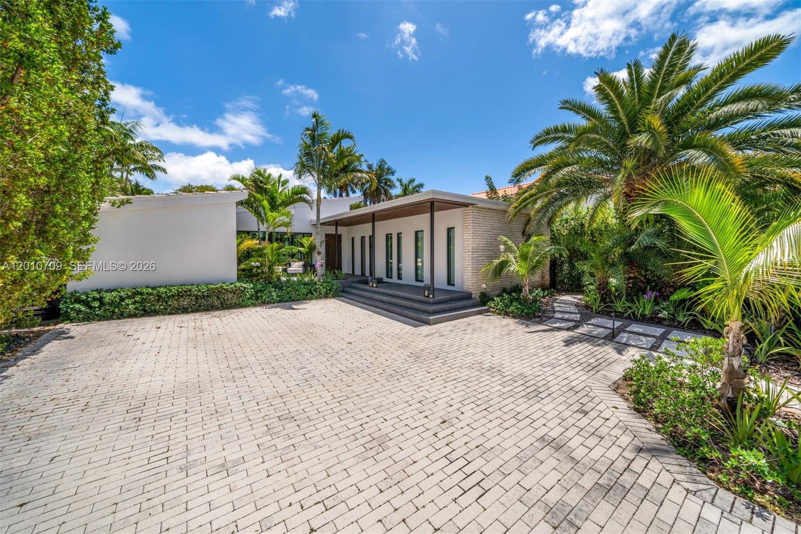 5225 La Gorce Dr