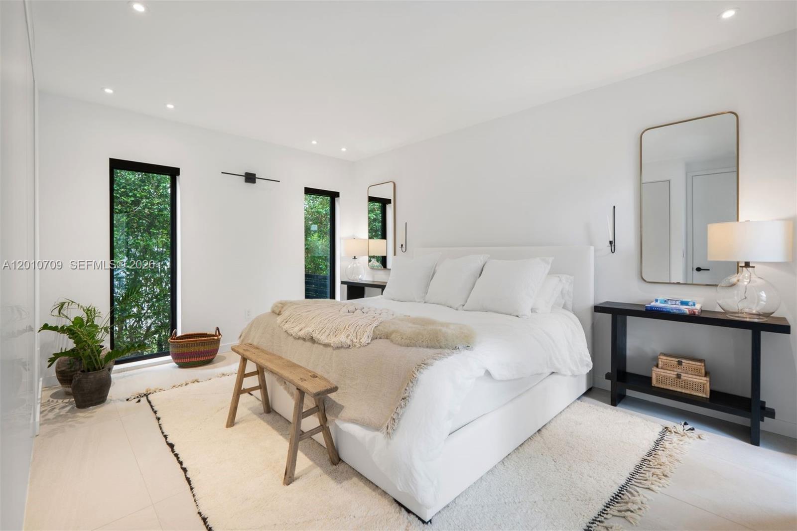 5225 La Gorce Dr