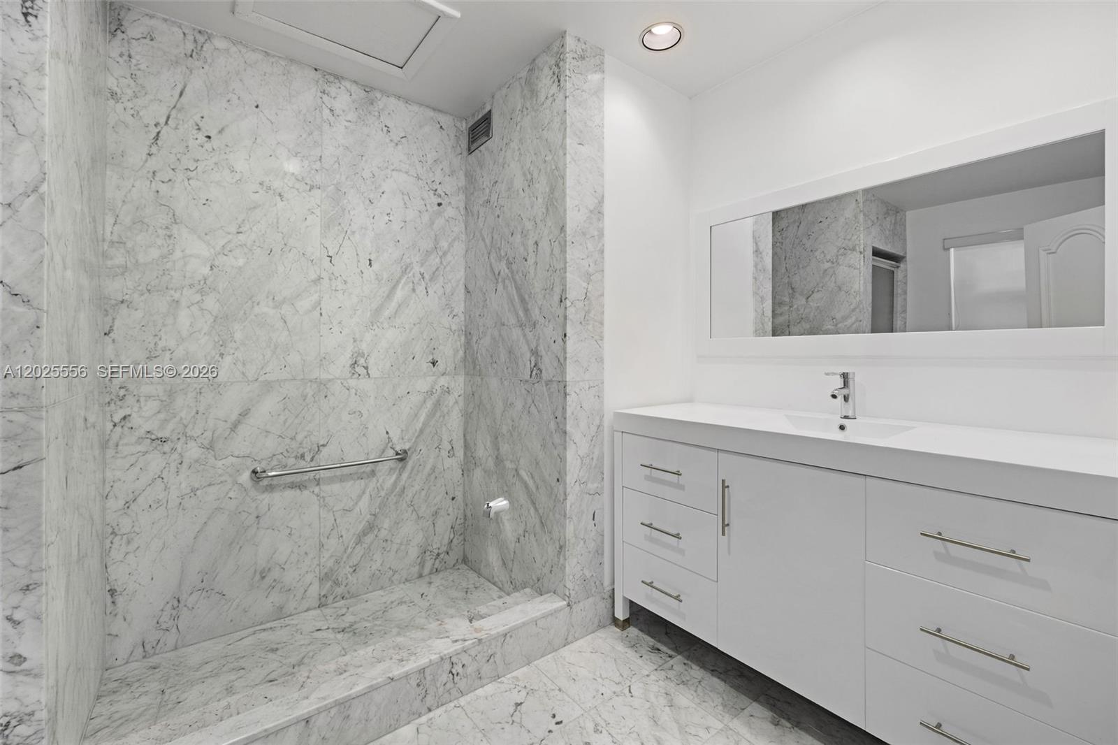 4925 Collins Ave # 1A