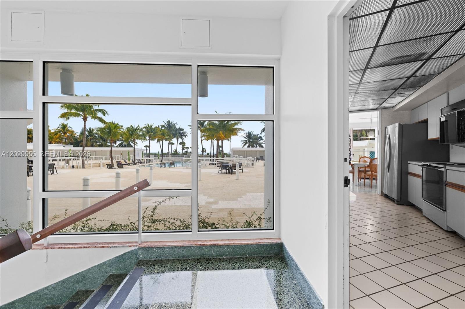 4925 Collins Ave # 1A
