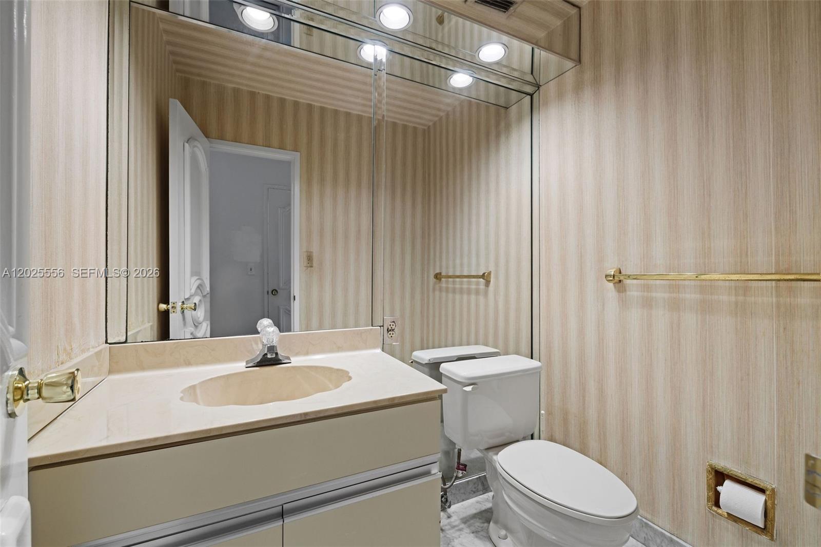 4925 Collins Ave # 1A