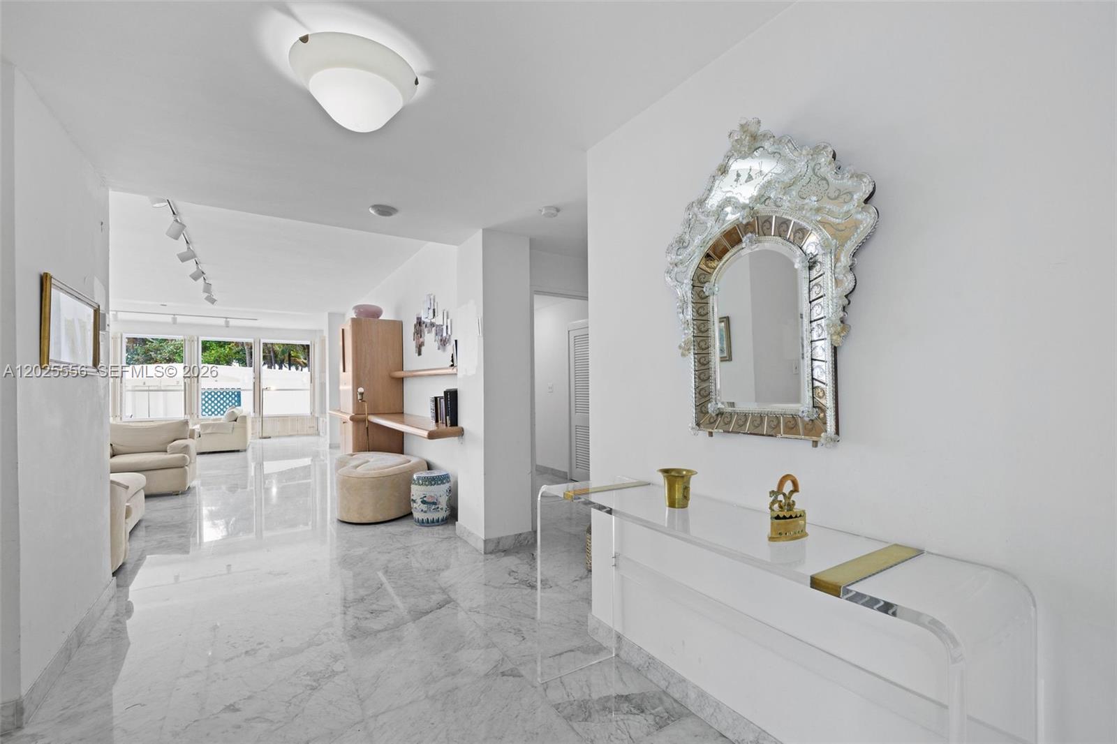 4925 Collins Ave # 1A