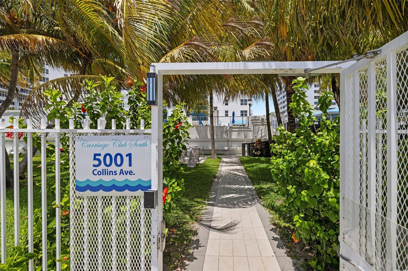 5001 Collins Ave # 1E
