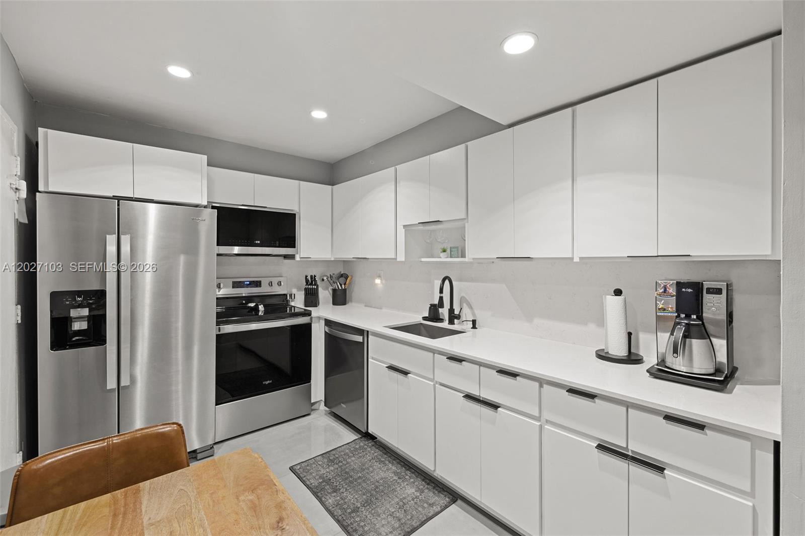 5001 Collins Ave # 1E