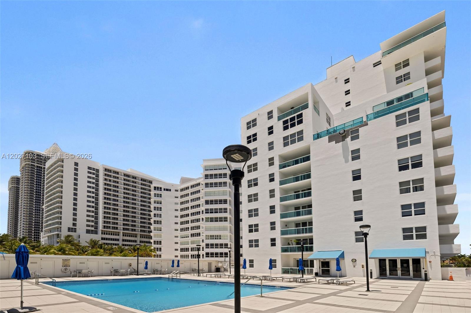 5001 Collins Ave # 1E