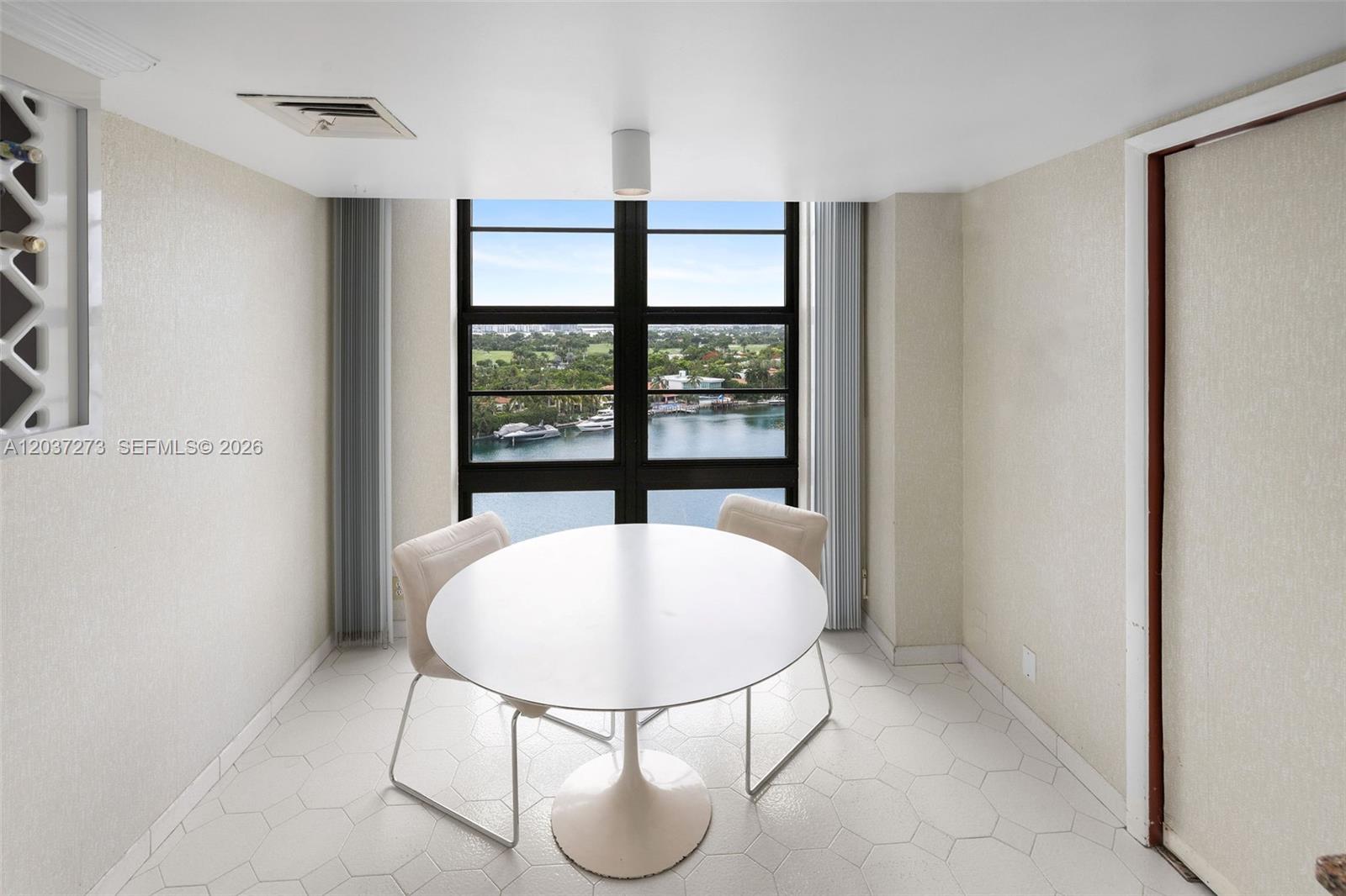 5500 Collins Ave # 1401