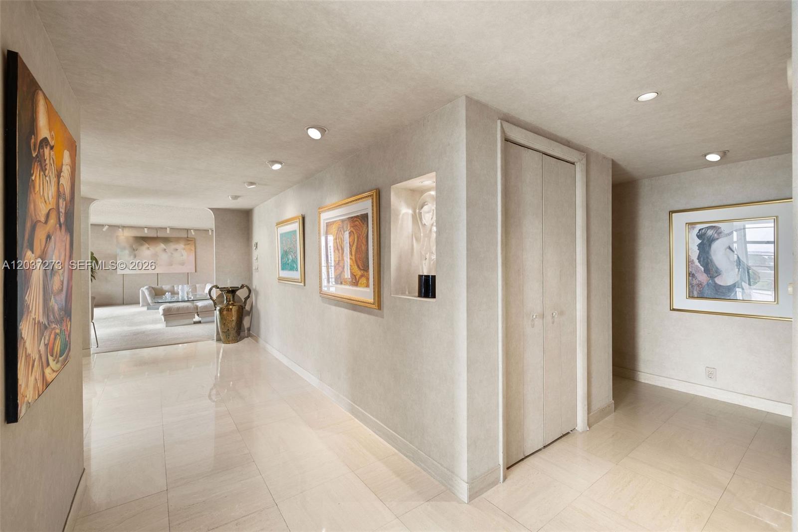 5500 Collins Ave # 1401