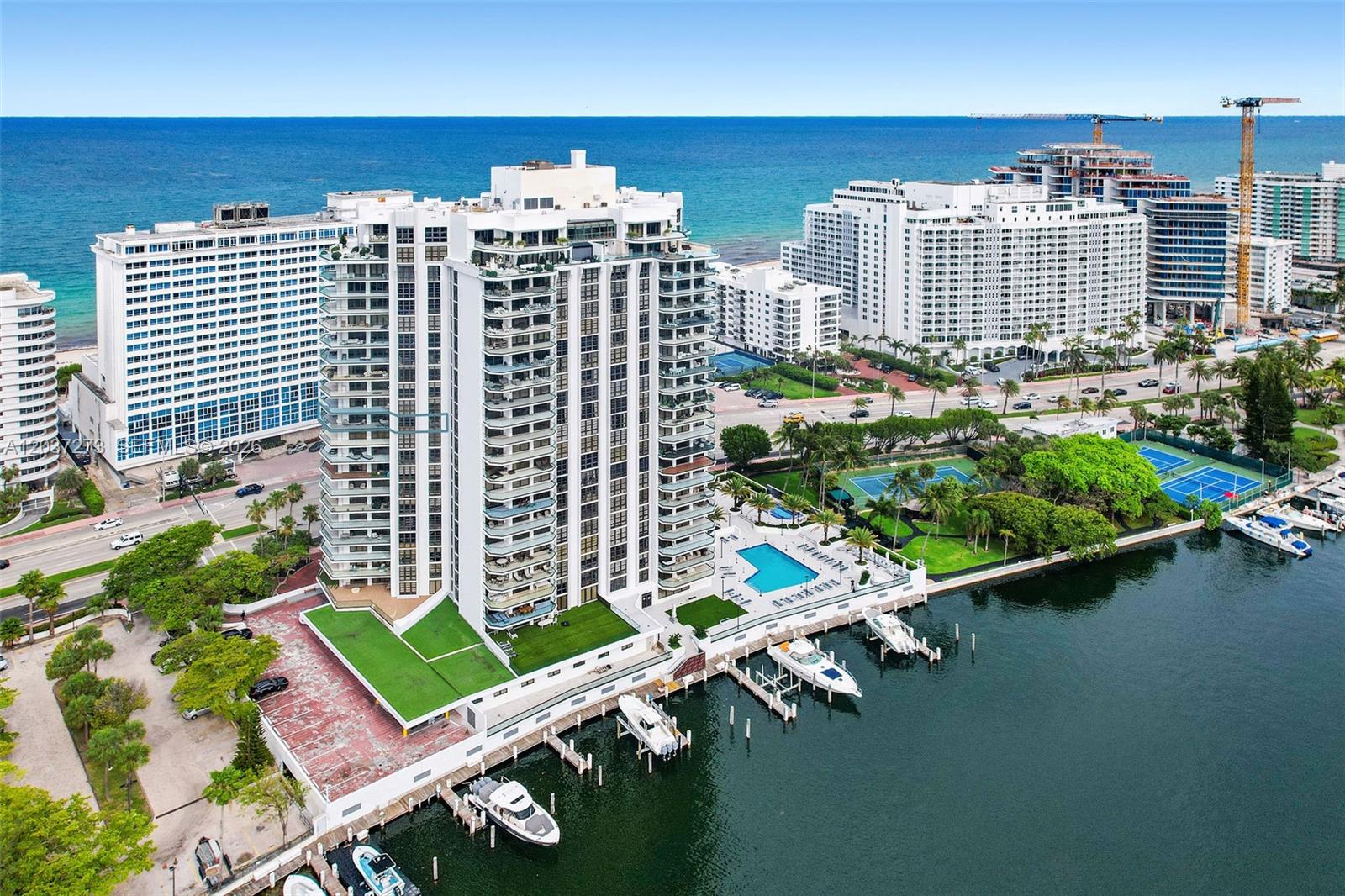 5500 Collins Ave # 1401