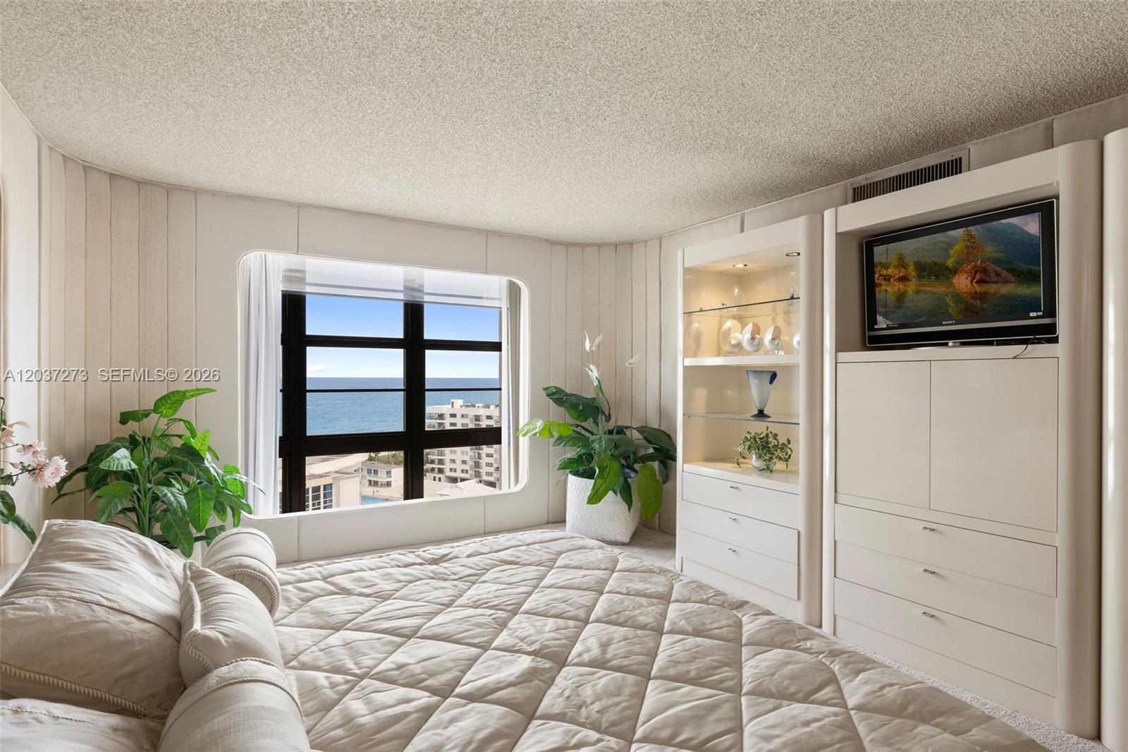 5500 Collins Ave # 1401