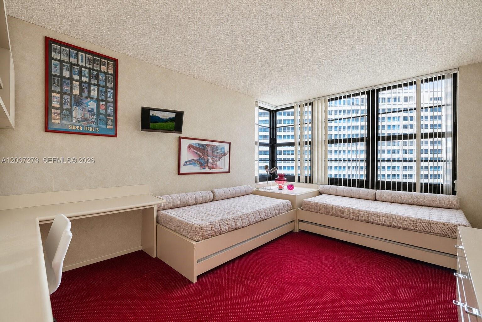 5500 Collins Ave # 1401