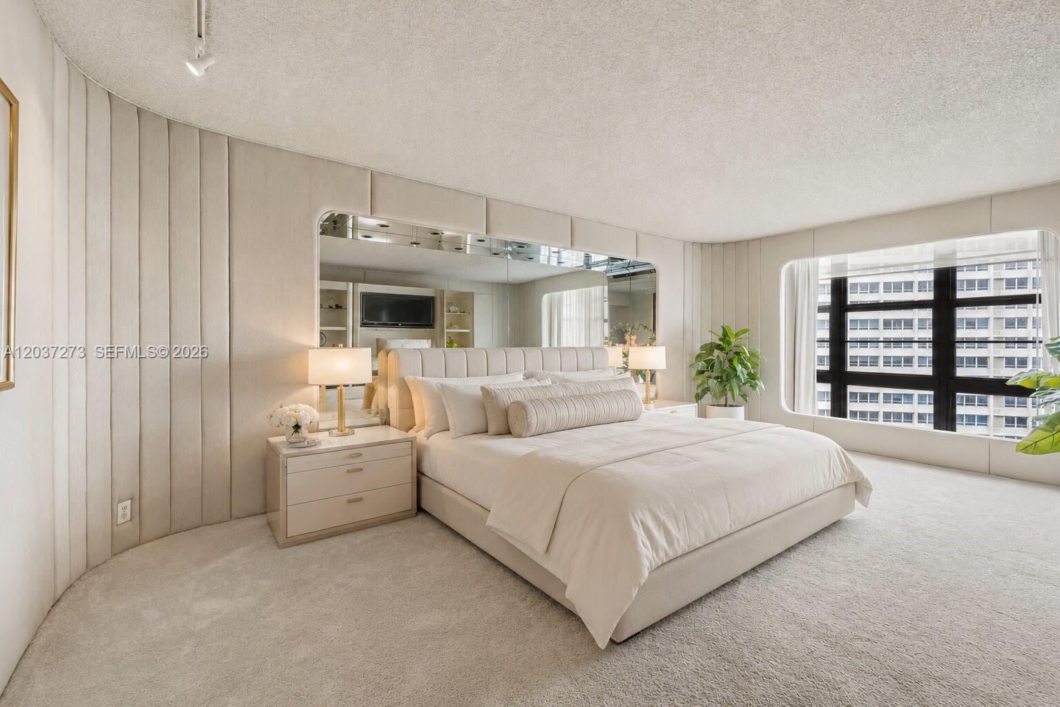 5500 Collins Ave # 1401