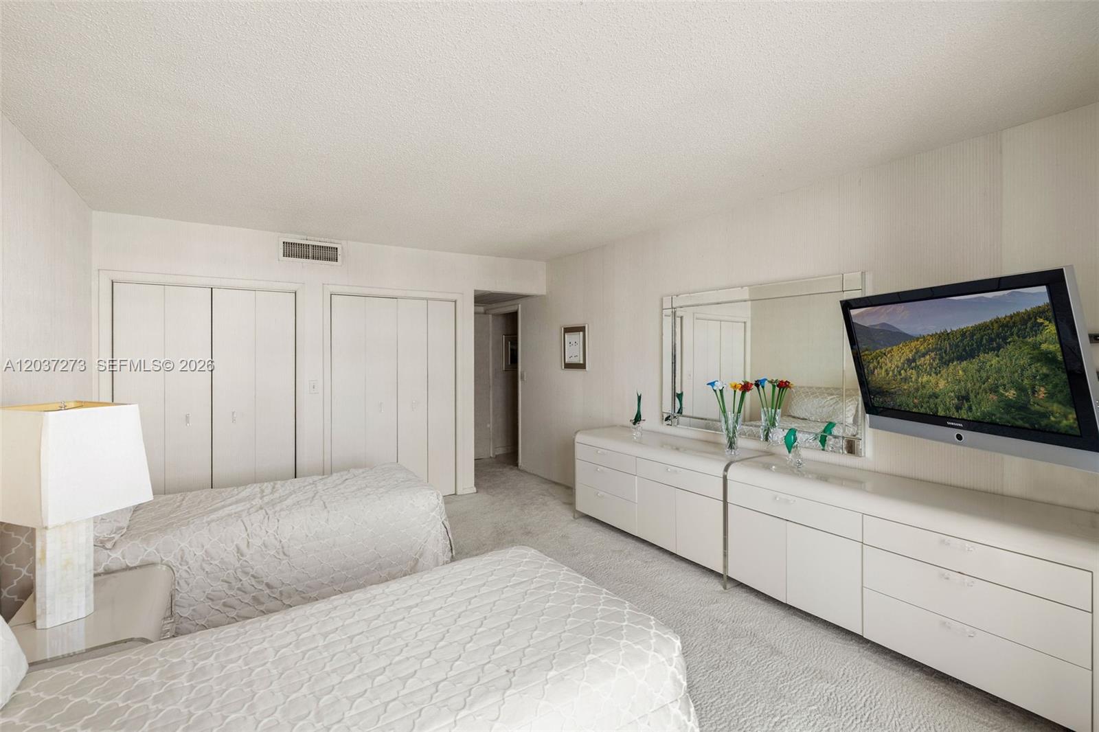 5500 Collins Ave # 1401