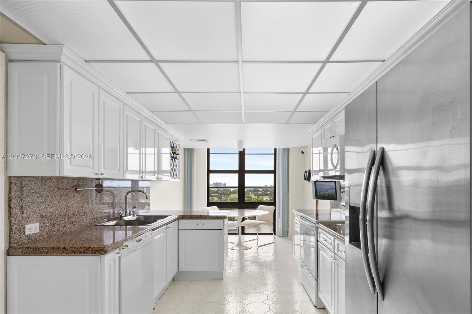 5500 Collins Ave # 1401