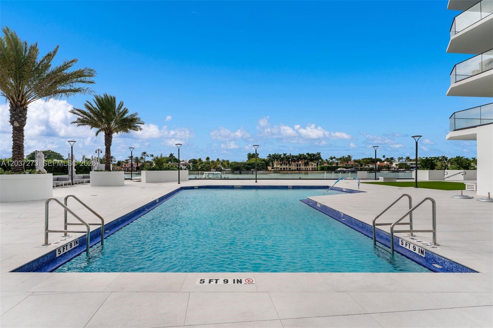5500 Collins Ave # 1401