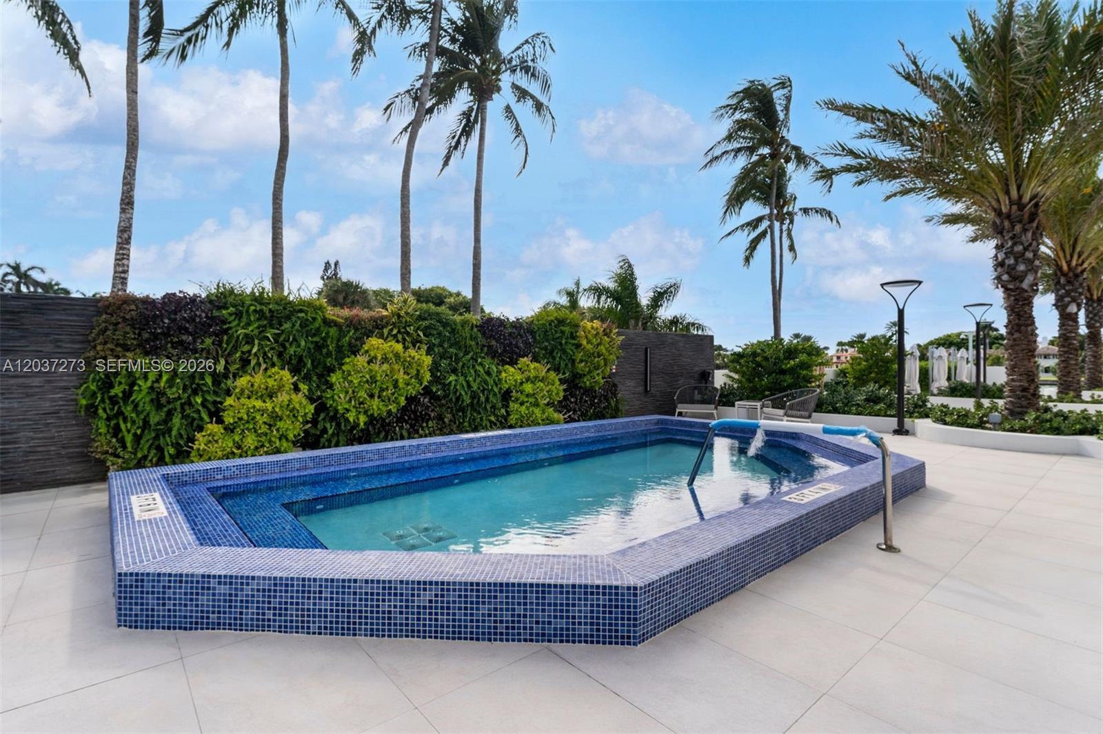 5500 Collins Ave # 1401