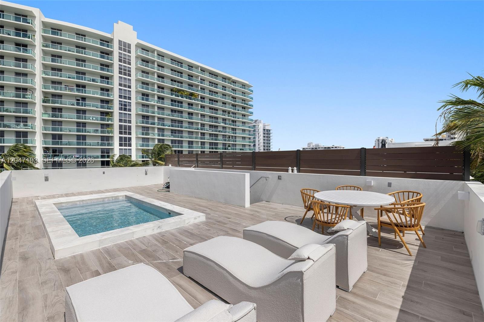 1525 Bay Rd # 1525