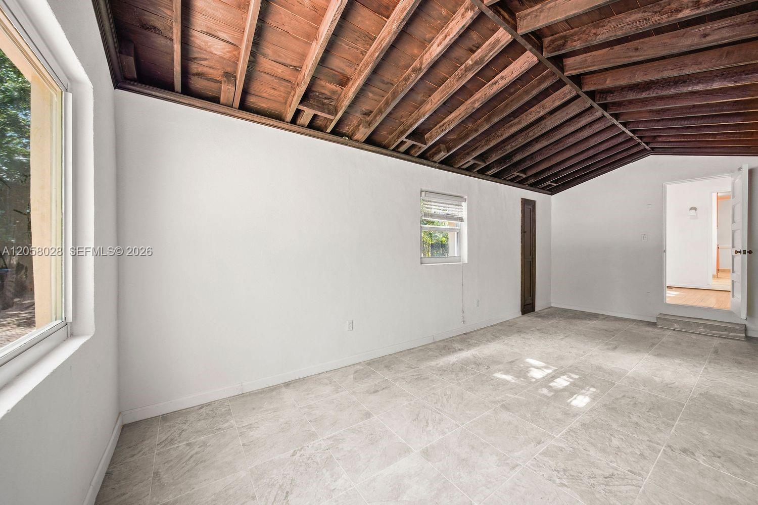 5842 Alton Rd