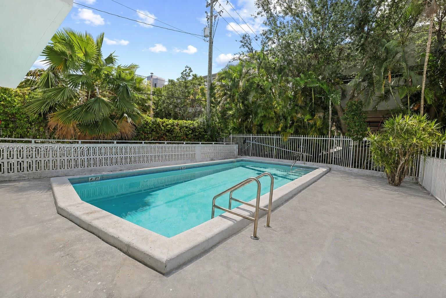 1340 Lincoln Rd # 208