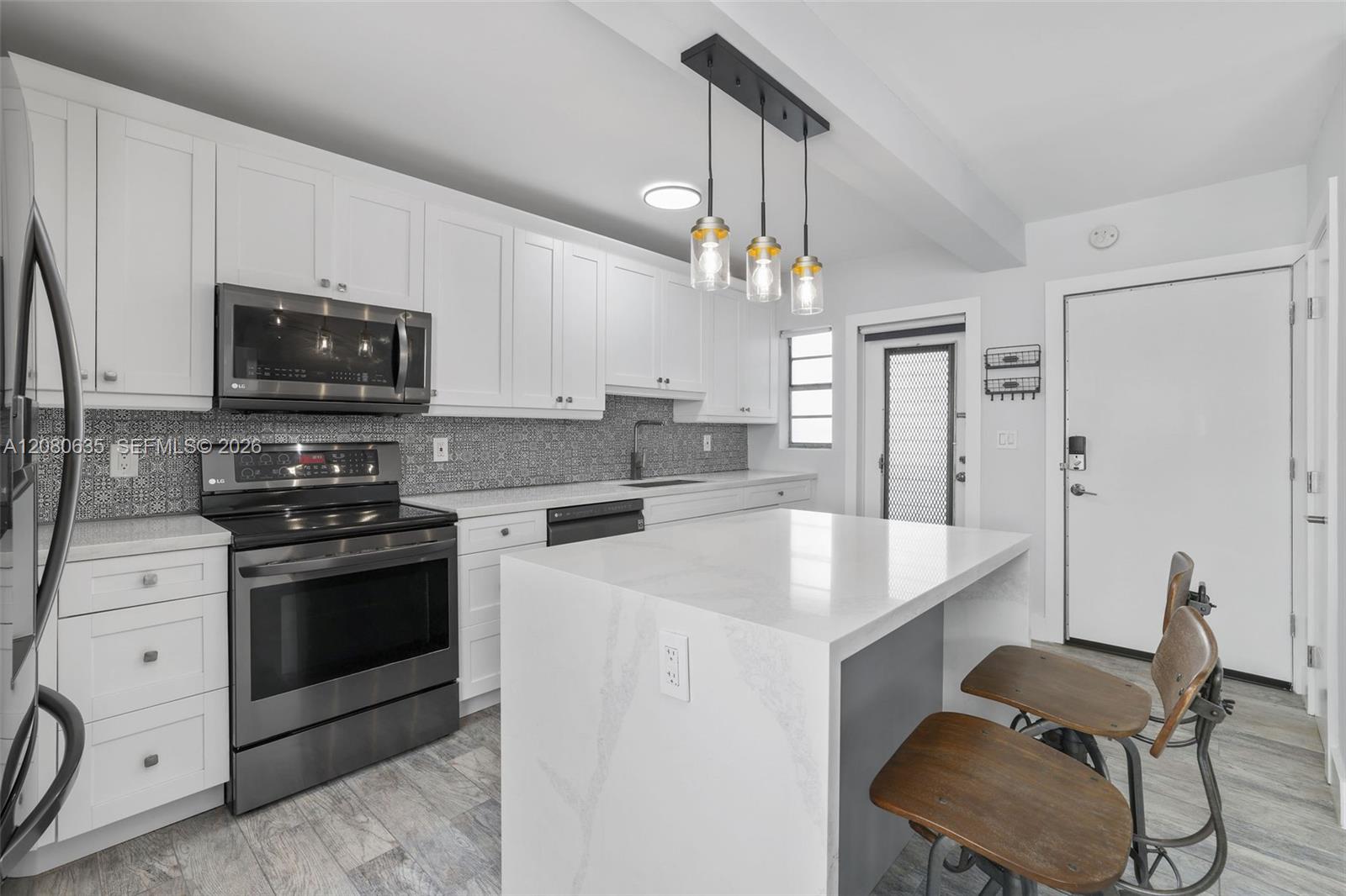 1340 Lincoln Rd # 208