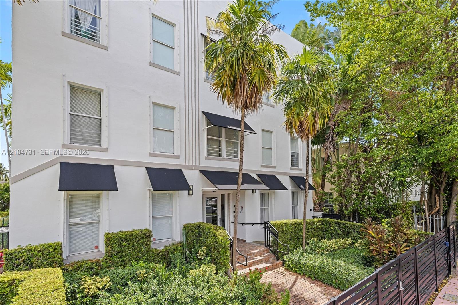 1521 Lenox Ave # 206