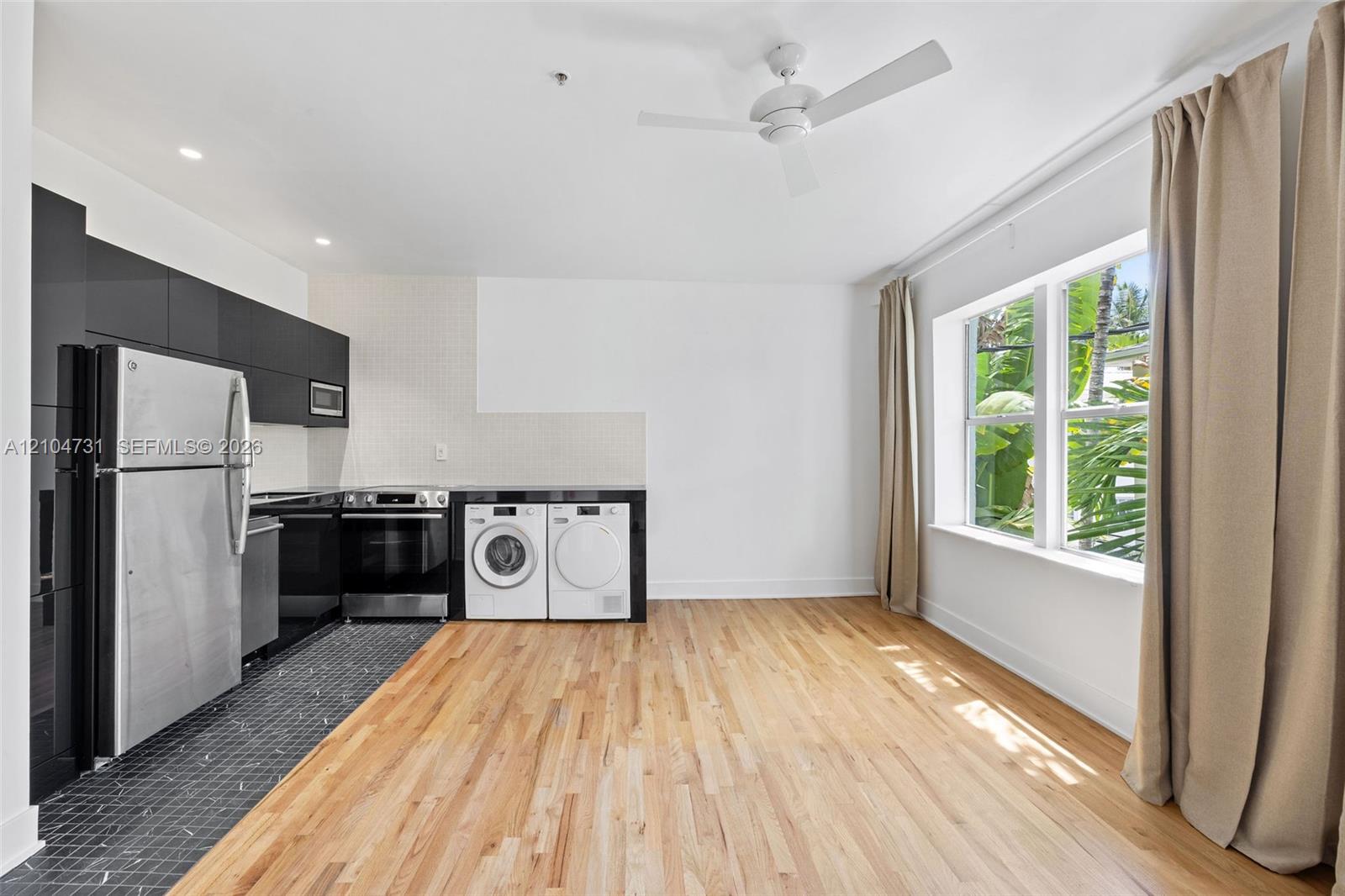 1521 Lenox Ave # 206