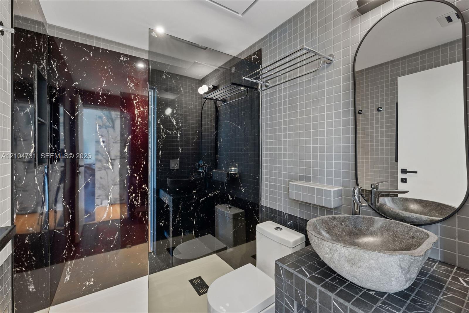 1521 Lenox Ave # 206