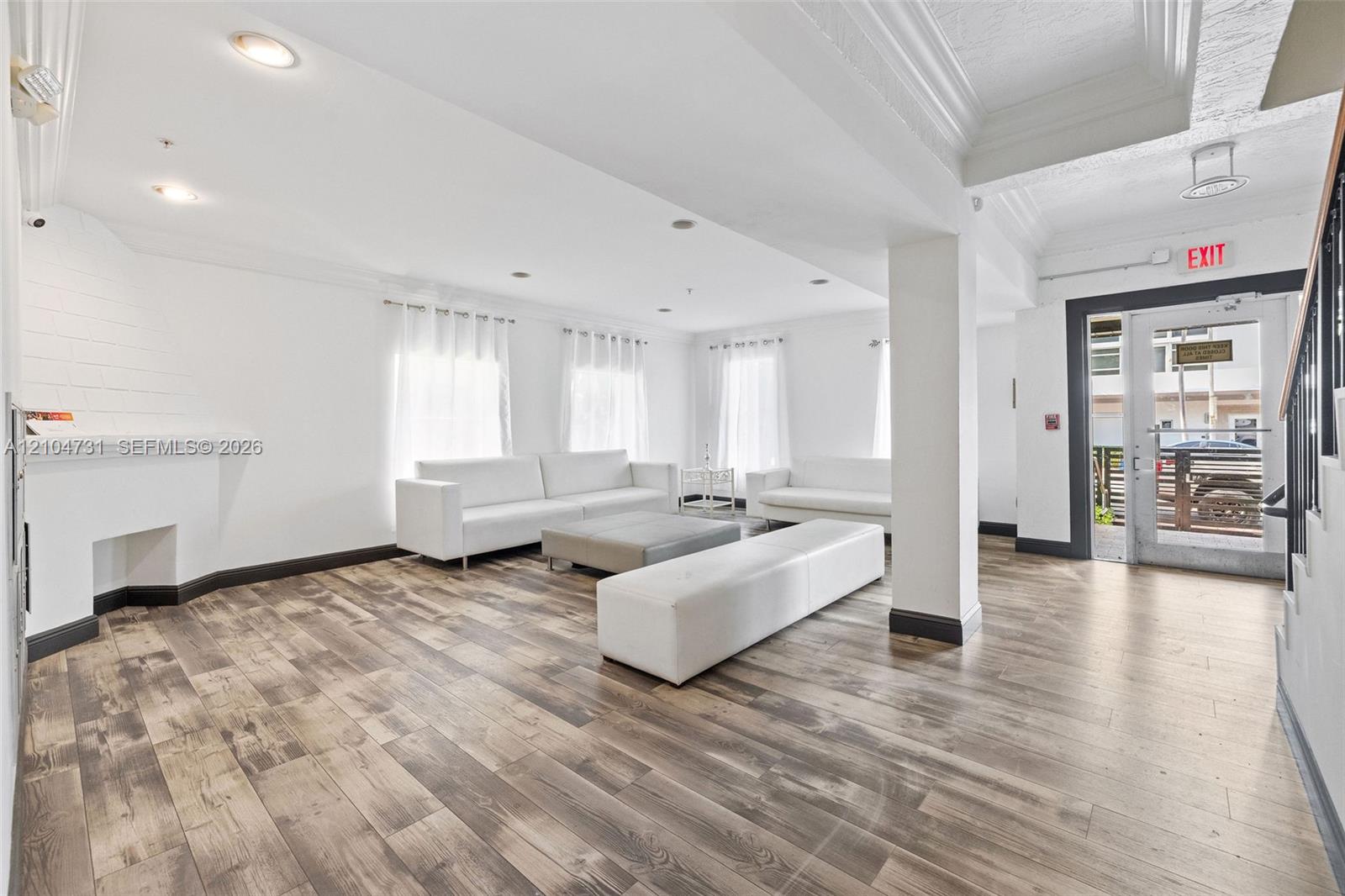 1521 Lenox Ave # 206