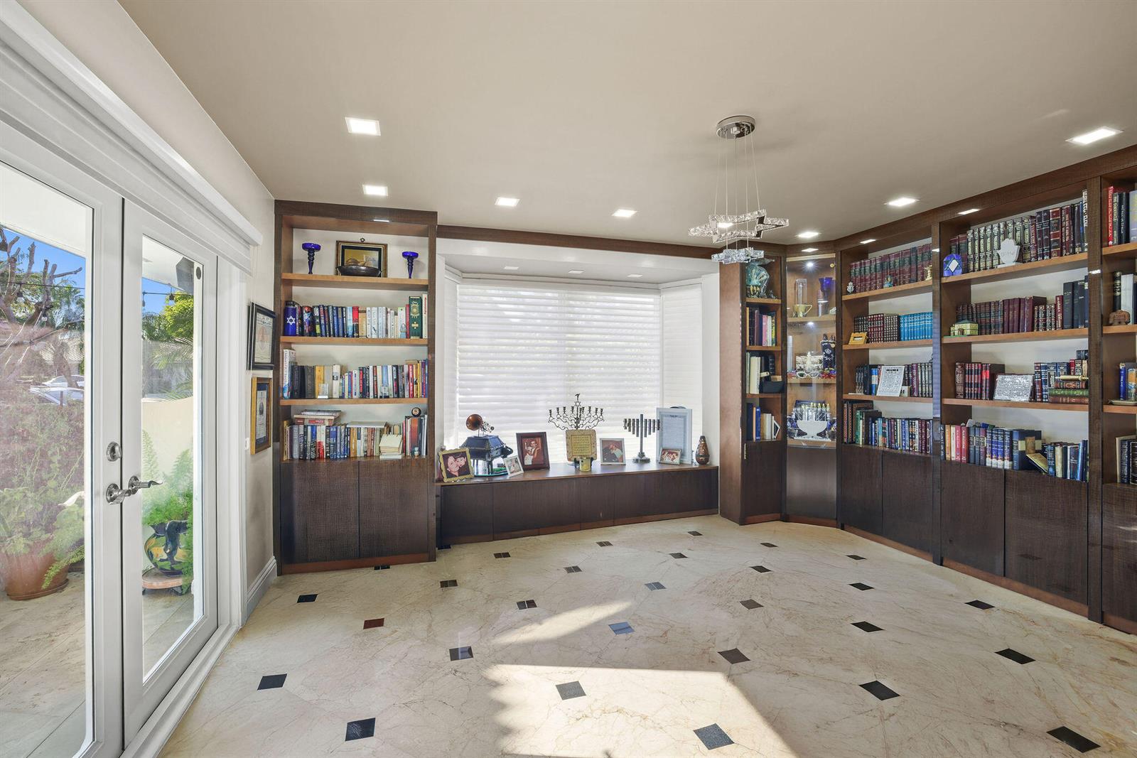 4210 Casper Court