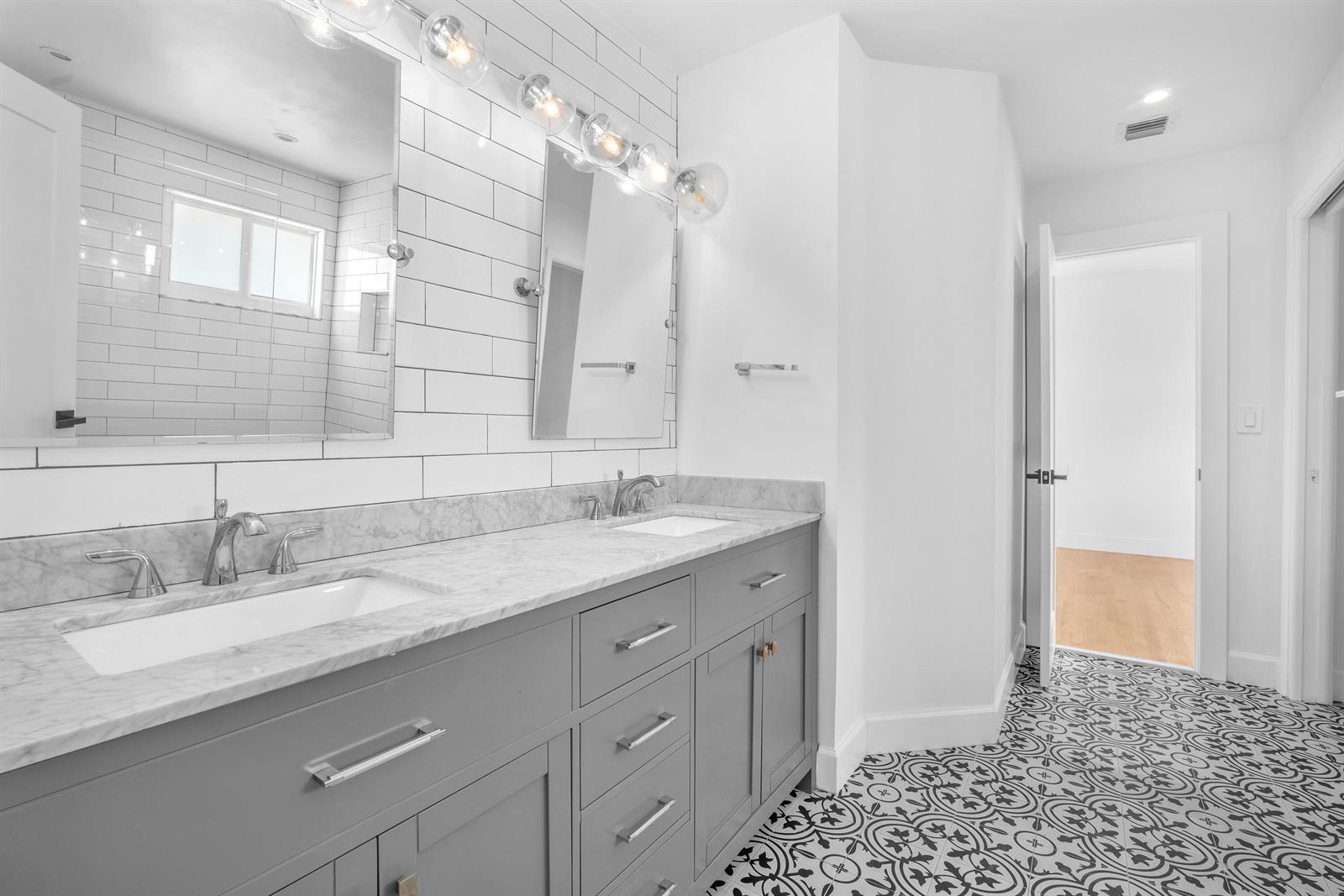 3161 N 36TH Street