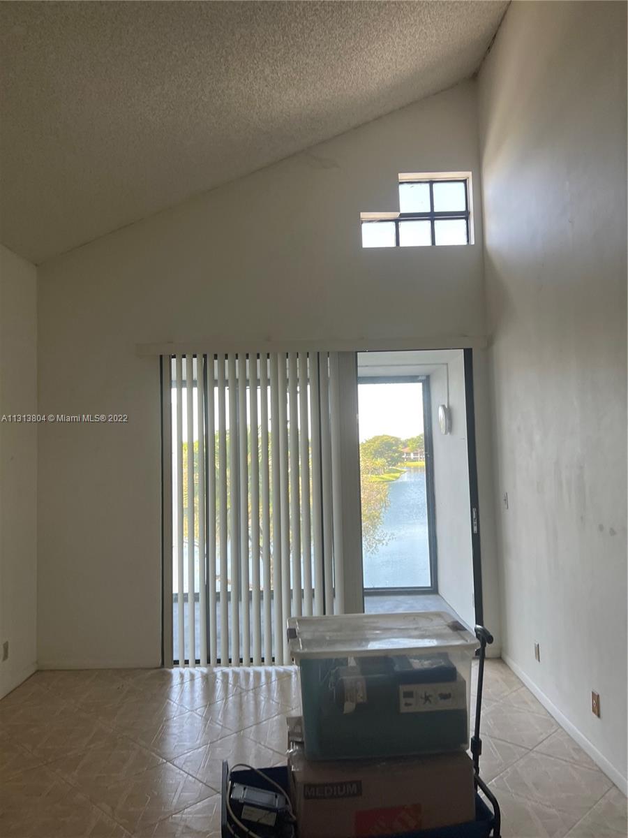 212 Lake Pointe Dr Unit: 308