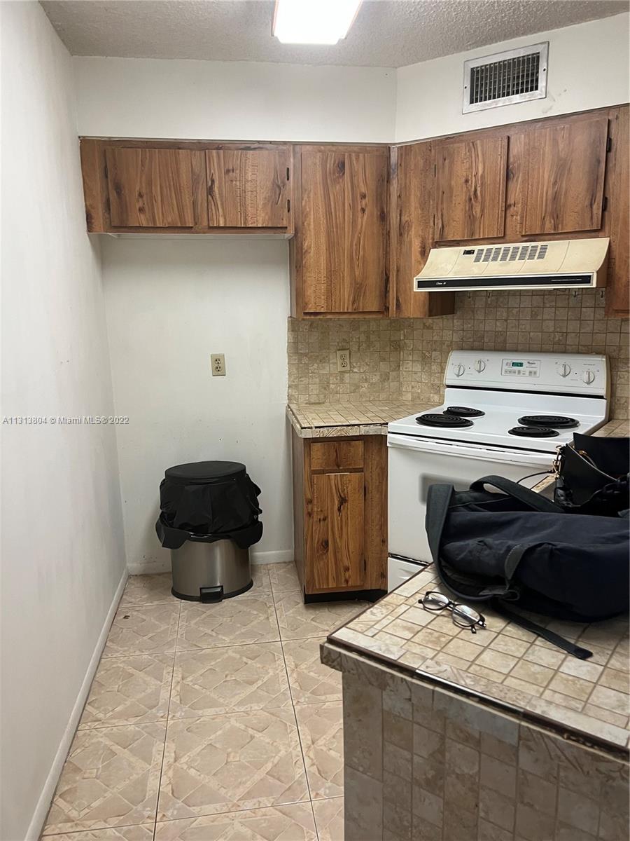 212 Lake Pointe Dr Unit: 308