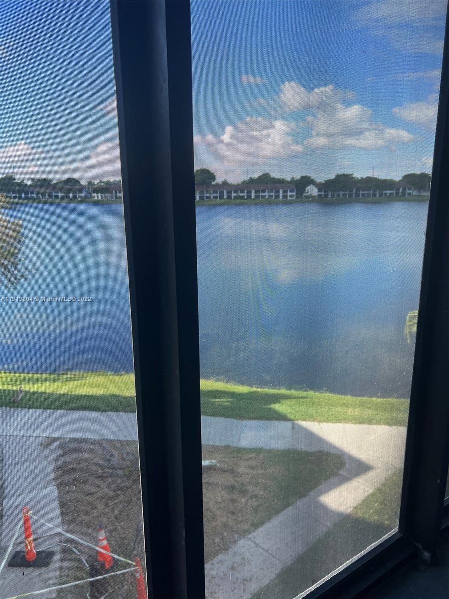 212 Lake Pointe Dr Unit: 308