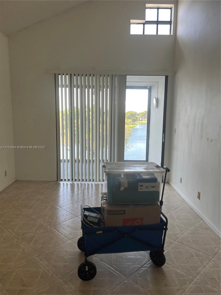 212 Lake Pointe Dr Unit: 308